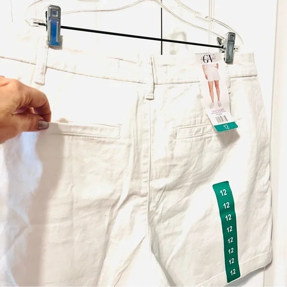 Gloria Vanderbilt-NWT-White Women's Bermuda Shorts-Women’s-Size 12 - Picture 5 of 13
